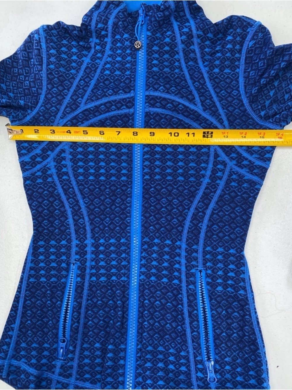 Lululemon Define Jacket Blue Geometric Pattern Full Zip Size 4 Thumbholes - Picture 13 of 13
